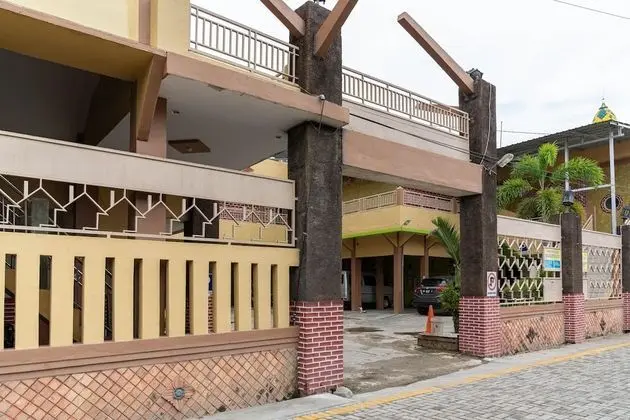 RedDoorz Syariah near Jalan A Yani KM 8 Citraland - Dış Mekan