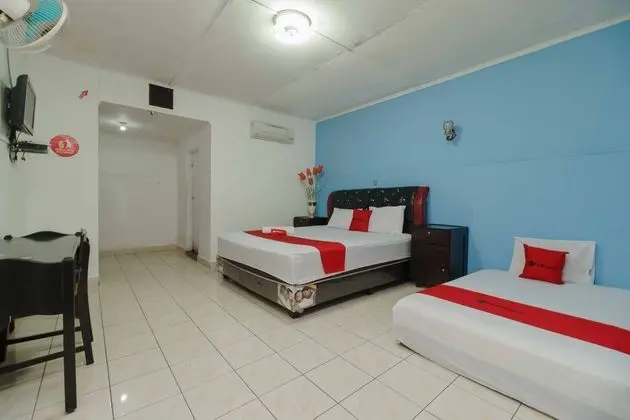 RedDoorz Syariah near Jalan Asahan Pematang Sianta