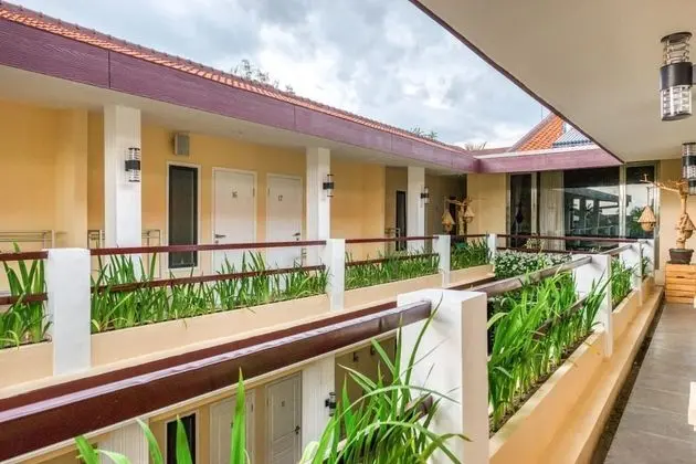 RedDoorz Syariah near Kebon Rojo Park Blitar - Dış Mekan