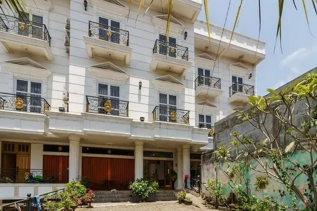 RedDoorz Syariah near Lahat Station - Dış Mekan