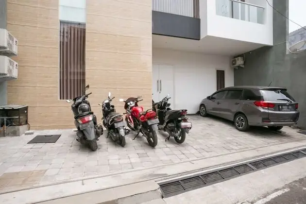RedDoorz Syariah near Lapangan Pancasila Simpang Lima