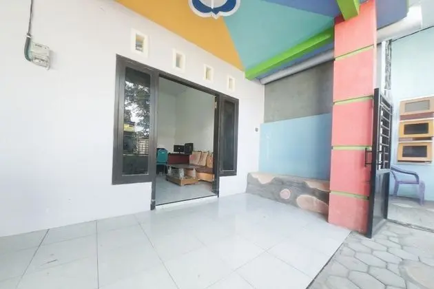 RedDoorz Syariah near Mall Roxy Banyuwangi 2 - Dış Mekan