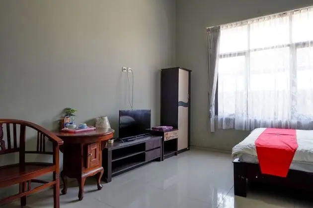 RedDoorz Syariah near Menara Kudus - Oda