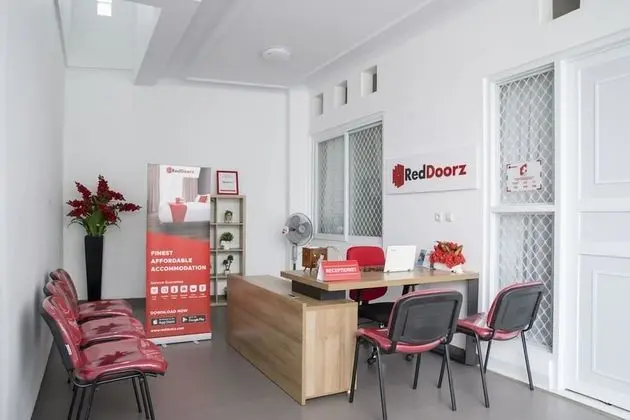 RedDoorz Syariah near RSUD Kota Bogor - Lobi