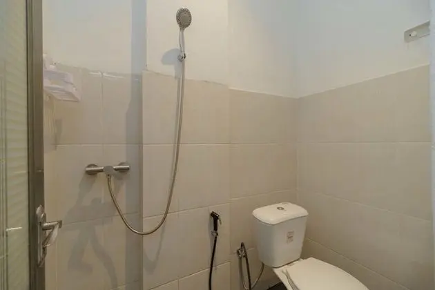 RedDoorz Syariah near RSUD Siti Fatimah Palembang - Banyo Tipleri