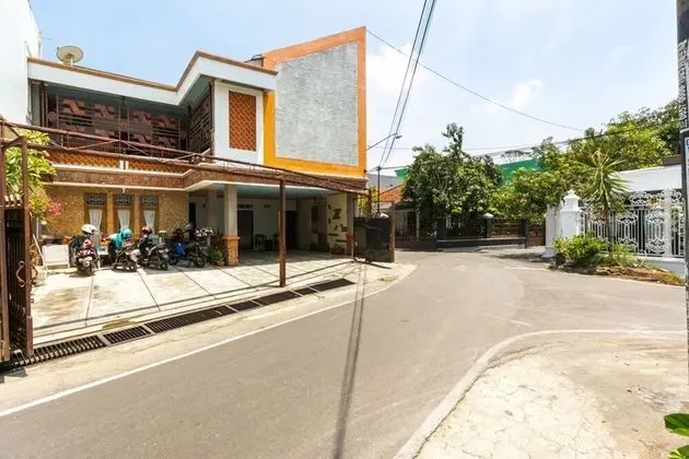 RedDoorz Syariah near Stadion Manahan Solo 2 - Dış Mekan
