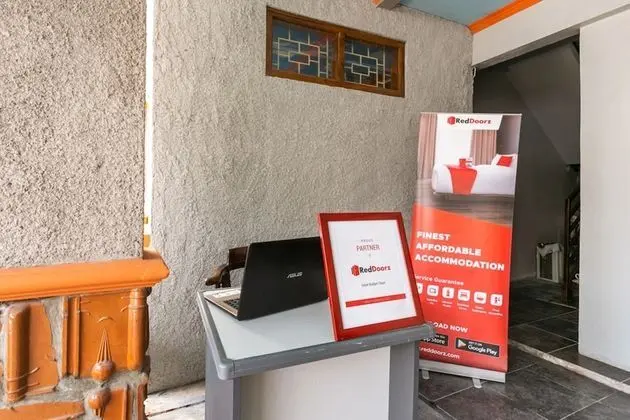 RedDoorz Syariah near Stadion Manahan Solo 2 - Lobi