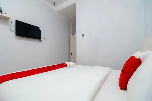 RedDoorz Syariah near Stasiun LRT Bumi Sriwijaya - Oda