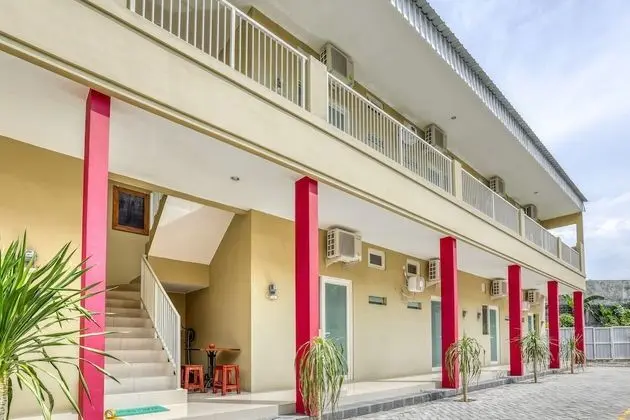 RedDoorz Syariah near Suncity Mall Sidoarjo