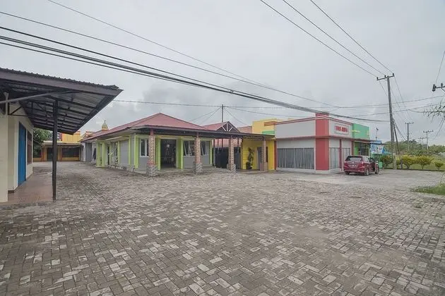 RedDoorz Syariah near Taman Rozeline Penajam - 1