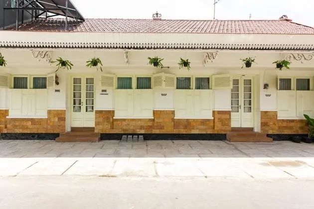 RedDoorz Syariah near Titik Nol Yogyakarta - Dış Mekan