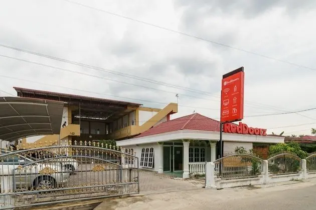 RedDoorz Syariah near Tugu Langsa