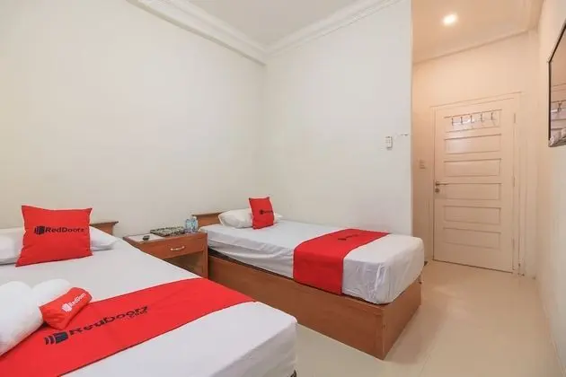 RedDoorz Syariah @ Panglima Nyak Makam Aceh - Oda