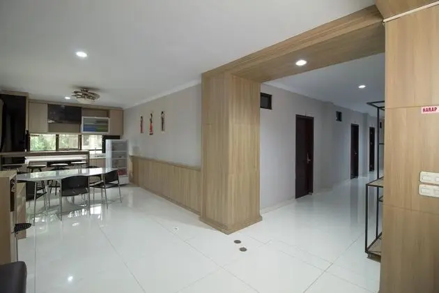 RedDoorz @ Taman Simpruk Cikarang - İç Mekan