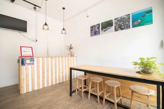 RedDoorz @ Tran Hung Dao Street - Lobi