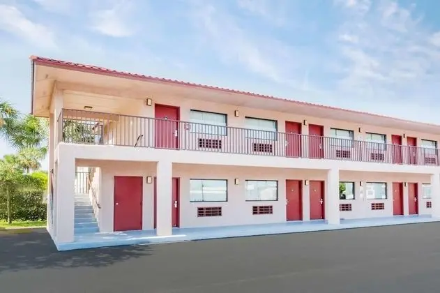 Redfinn Inn - Dış Mekan