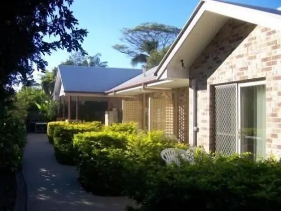 REDLAND BAY MOTEL