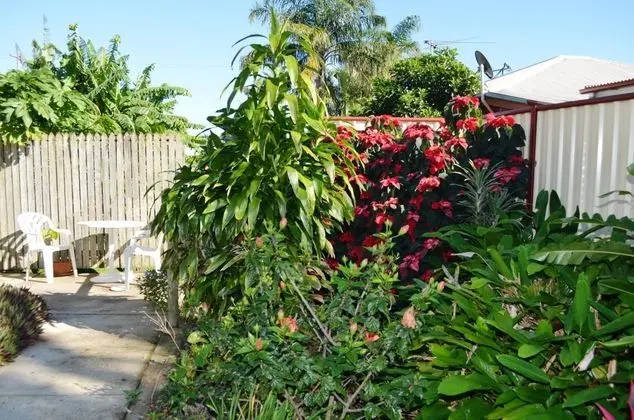REDLAND BAY MOTEL