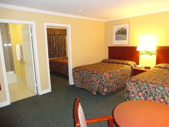 Redondo Inn and Suites - Oda