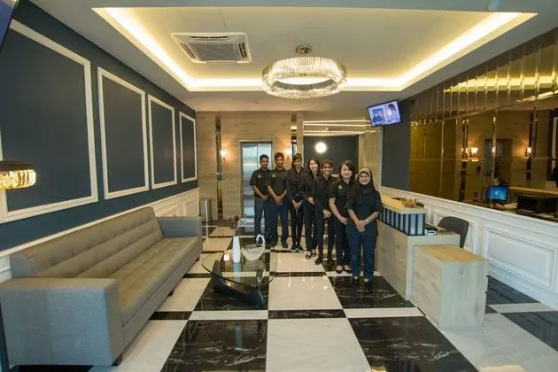 REDPINE BOUTIQUE HOTEL - Lobi