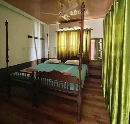 Reds Residency - Homestay