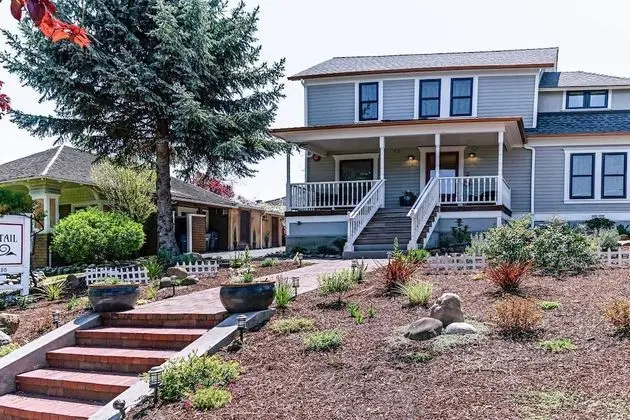 Redtail Suites~'red' Mccall Suite~tesla Station