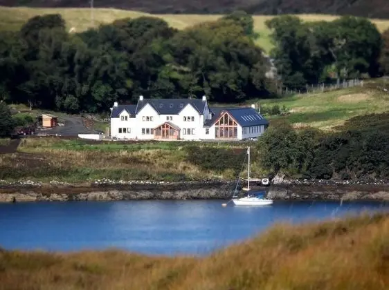 Redwood House Hotel