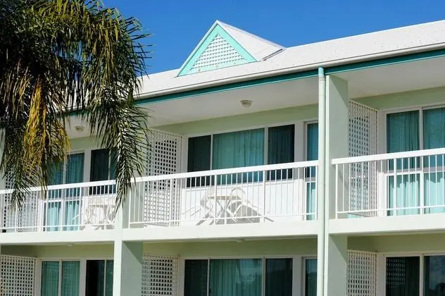 Reef Adventureland Motor Inn - Dış Mekan