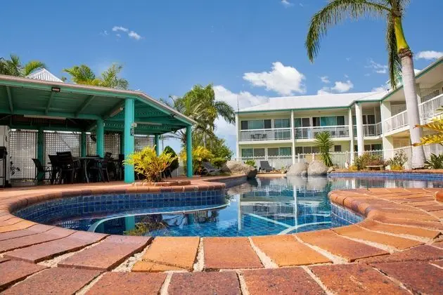 Reef Adventureland Motor Inn - Havuz
