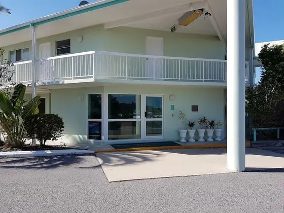 Reef Adventureland Motor Inn - Lobi