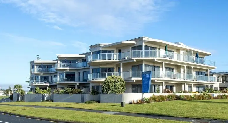 The Reef Beachfront Apartments - Dış Mekan