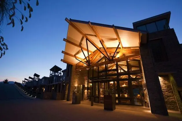 The Rees Hotel & Luxury Apartments - Dış Mekan