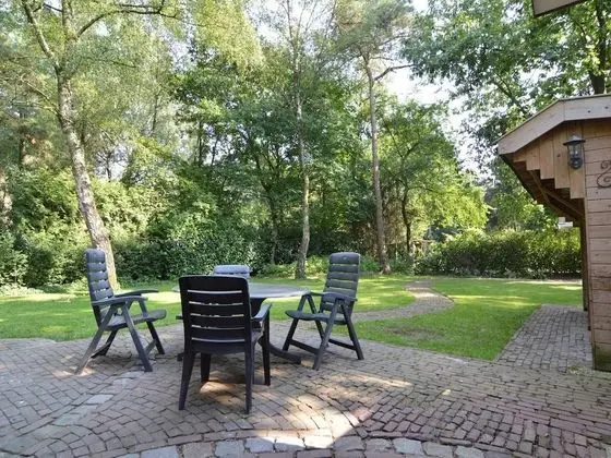 Refined Holiday Home in Guelders near Forest - Dış Mekan