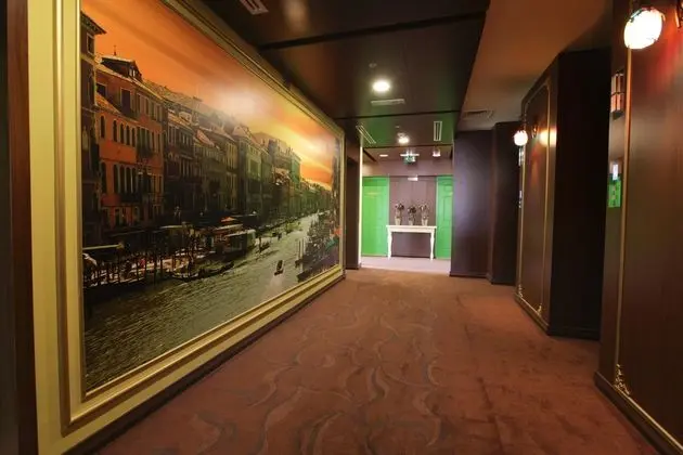 Reflections Hotel