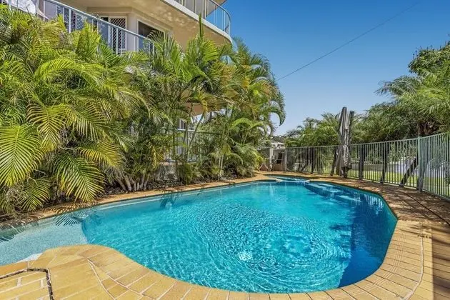 Reflections Holiday Apartments - Havuz