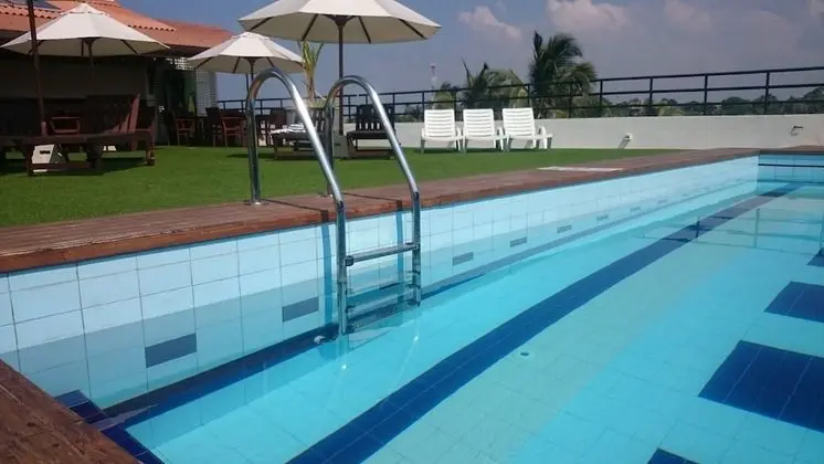 Refresh Hotel - Havuz