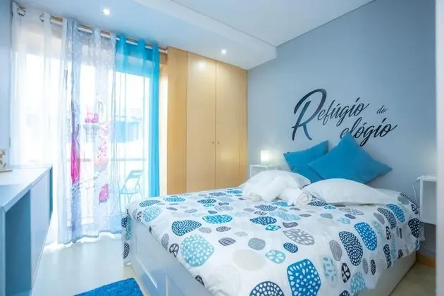 Refugio do Relogio by Rent4all - Oda