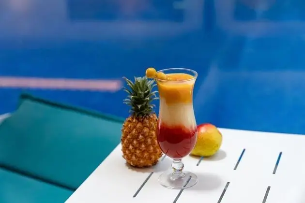 Regal Heights Hotel - Plaj