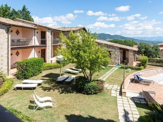 Regal Holiday Home in Collazzone With Sauna and Bar