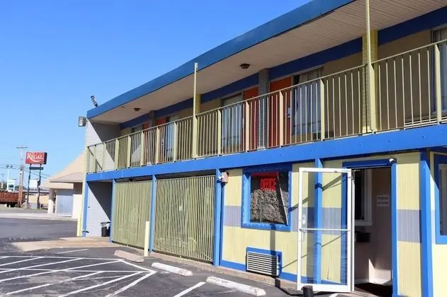 Regal Inn - Dış Mekan