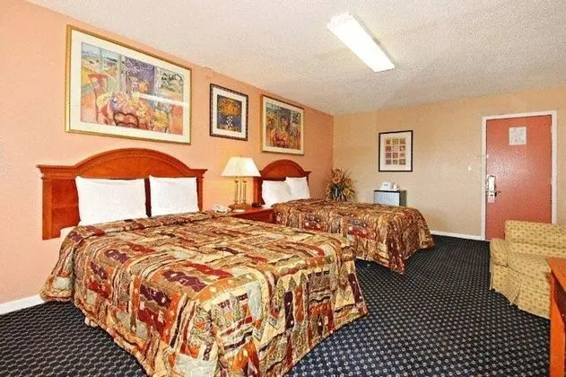 Regal Inn & Suites - Oda