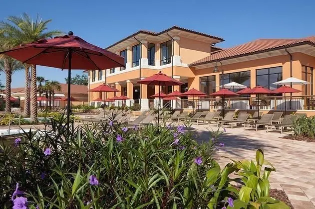 Regal Oaks Getaway