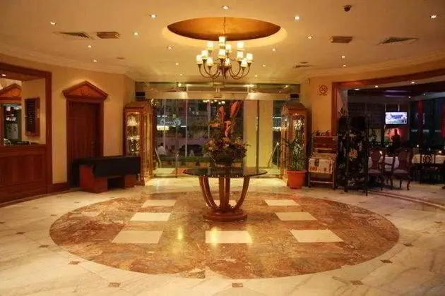Regal Plaza Hotel - Lobi