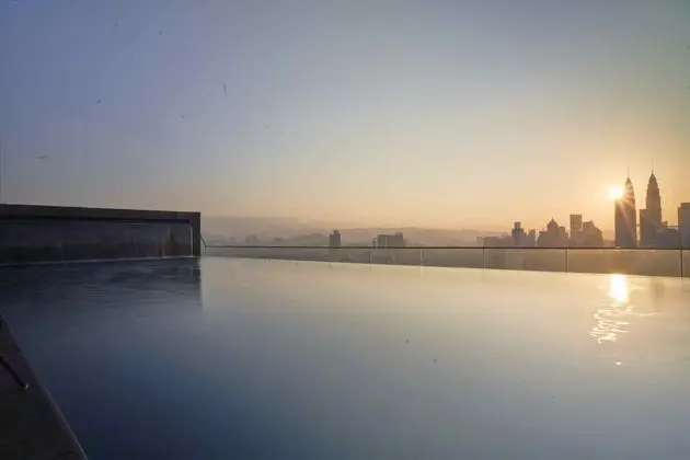 Regalia Residence @ KLCC View Sky Pool by MC - Havuz