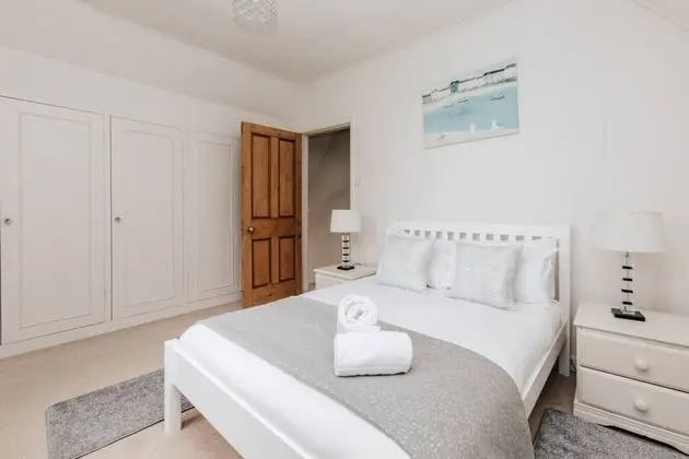 Regatta Cottage - Centrally Located Free Parking - Oda