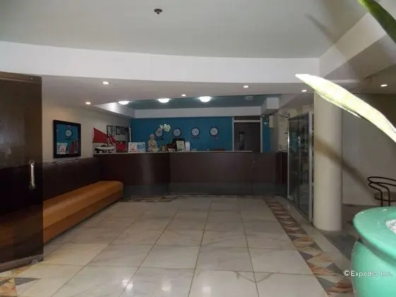 Regatta Residence Hotel - Lobi