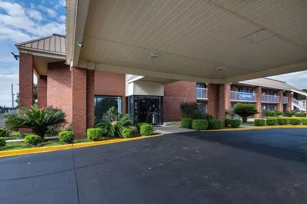 Regency Inn - Montgomery
