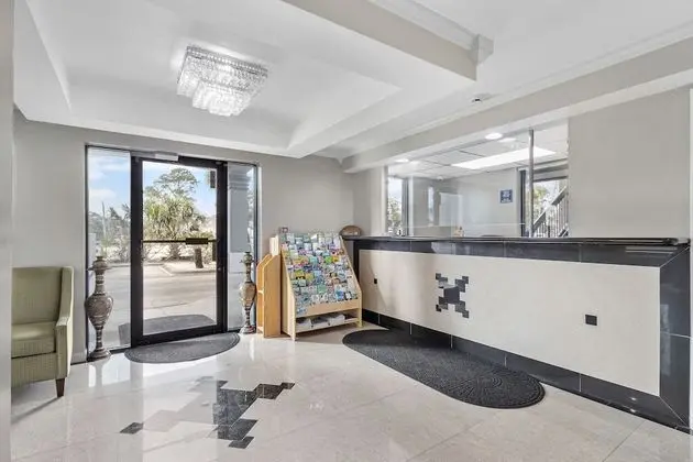 Regency Inn Near Boardwalk & Hurlburt Field - Lobi