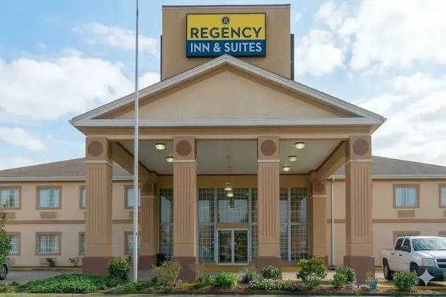 REGENCY INN & SUITES - Dış Mekan