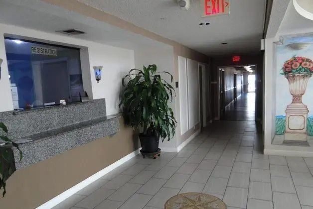 REGENCY INN & SUITES - Lobi